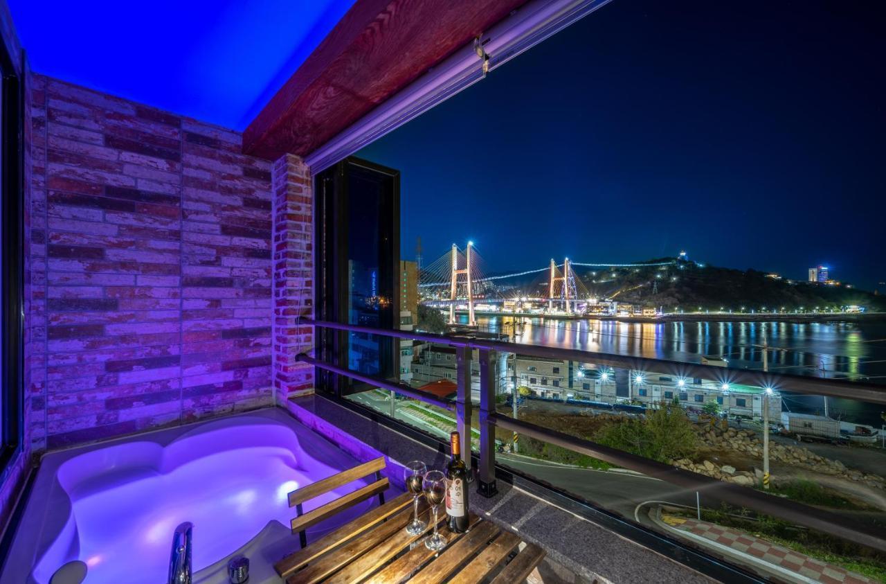 Yeosu View Foret Pension Экстерьер фото
