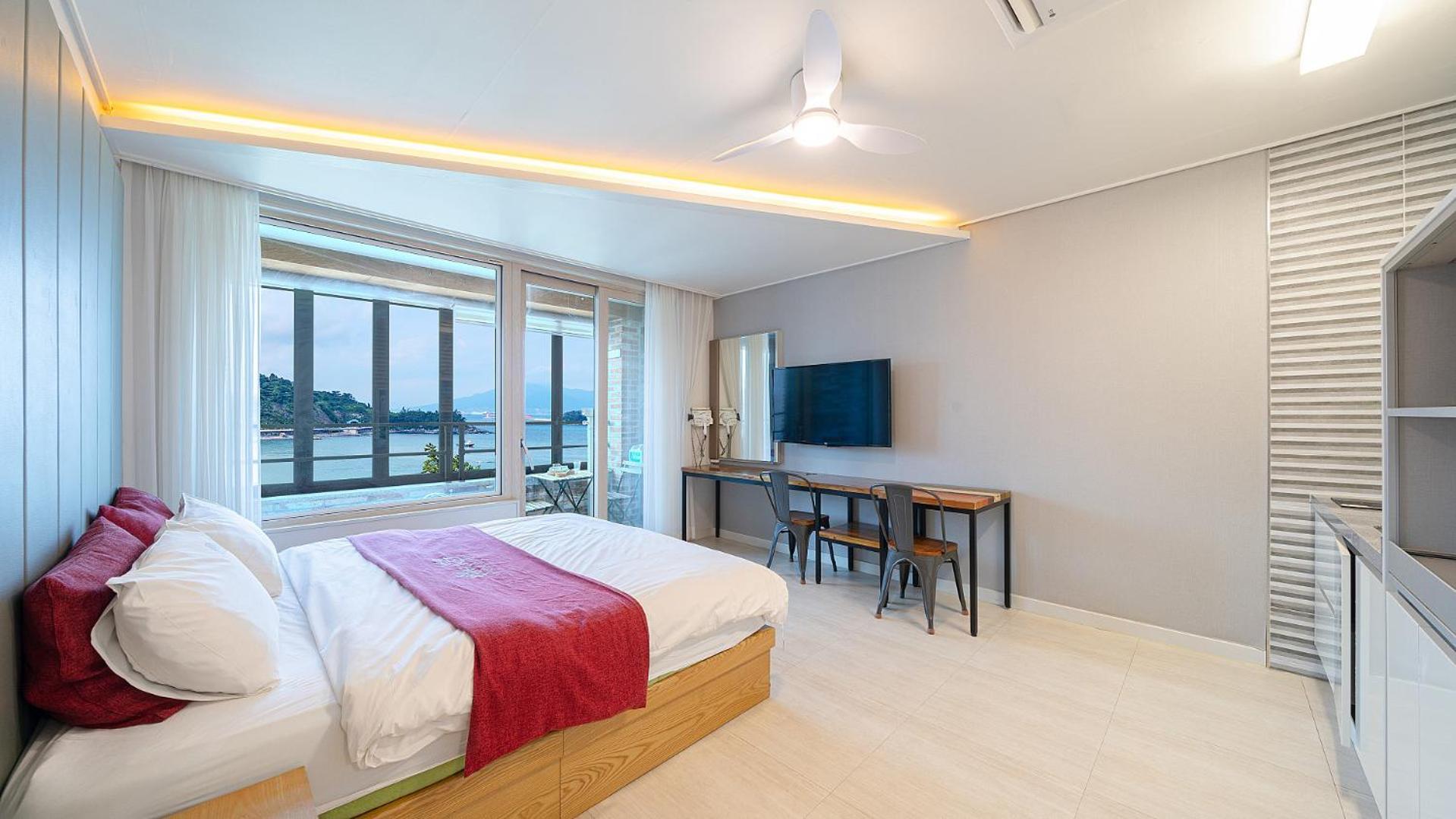 Yeosu View Foret Pension Экстерьер фото